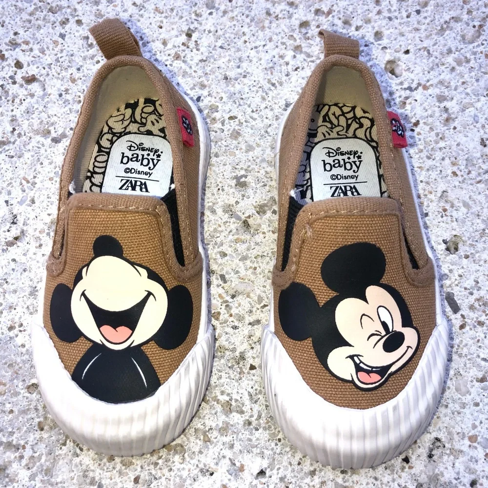 Disney zara baby shoes Mickey Mouse slip on canvas baby size 21 5.5 toddler cute